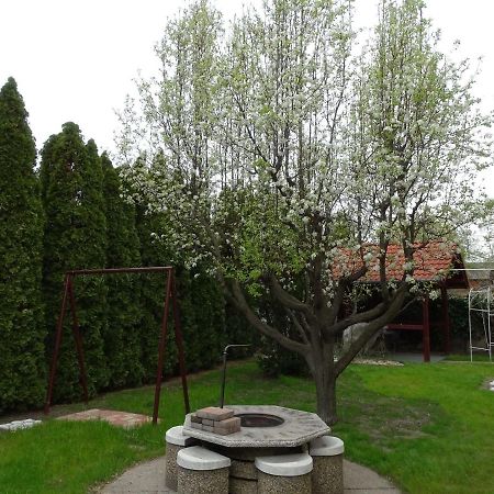 布达佩斯苹果酒店 Budapest Exterior foto
